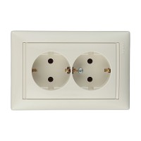 Розетка с рамкой Legrand Valena 695616 двойная скрытая установка слоновая кость с заземлением